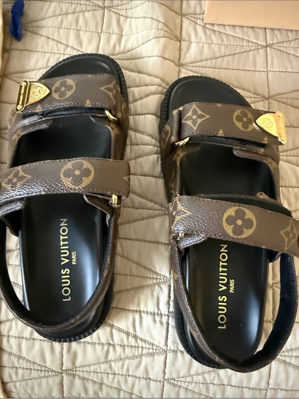 Louis Vuitton women's sandals - Picture 2 of 5